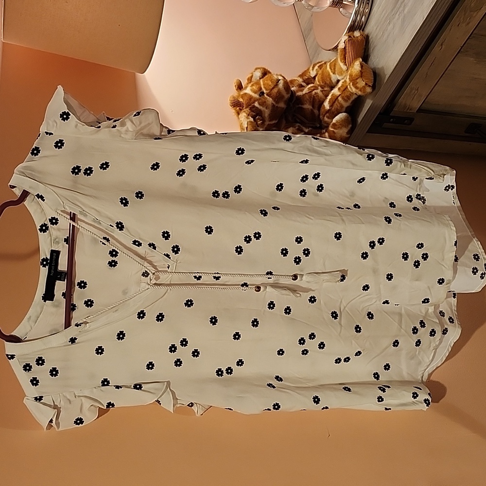 4/$20 Harvest Benard White Blouse Flowers